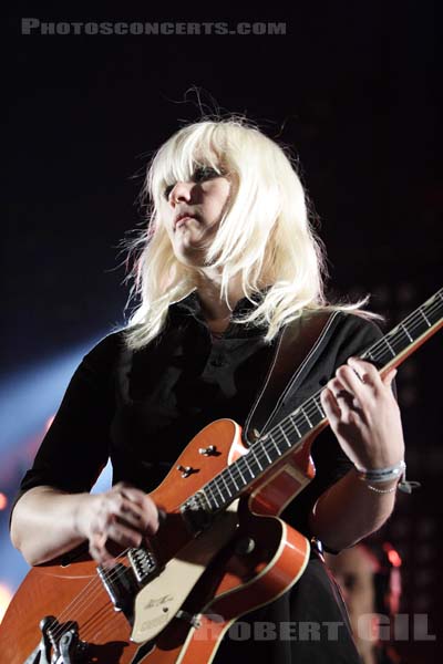 THE RAVEONETTES - 2005-08-13 - SAINT MALO - Fort de St Pere -  Sharin Foo